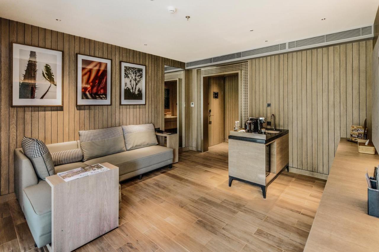 The Botanica Sanctuary Hotel Пунсак Екстериор снимка The interior of a suite at the Mandarin Oriental
