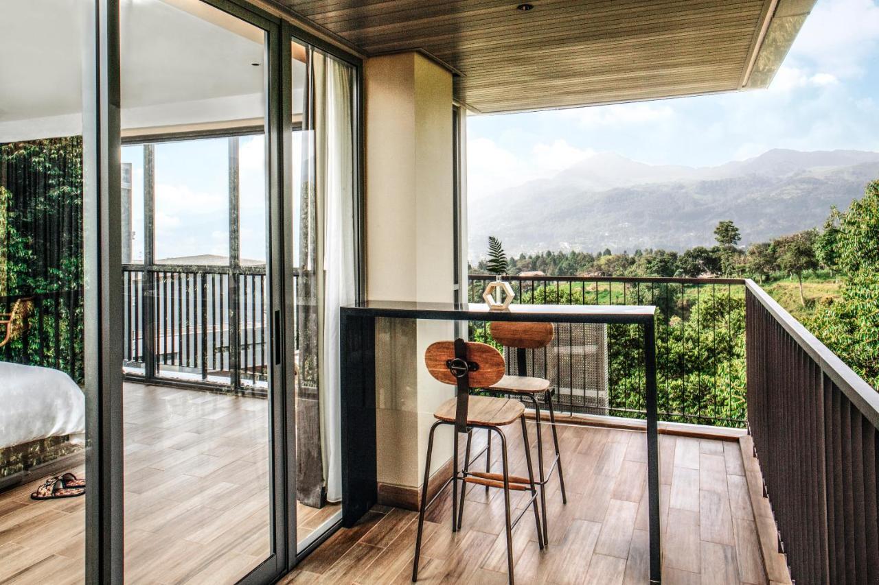 The Botanica Sanctuary Hotel Пунсак Екстериор снимка A balcony