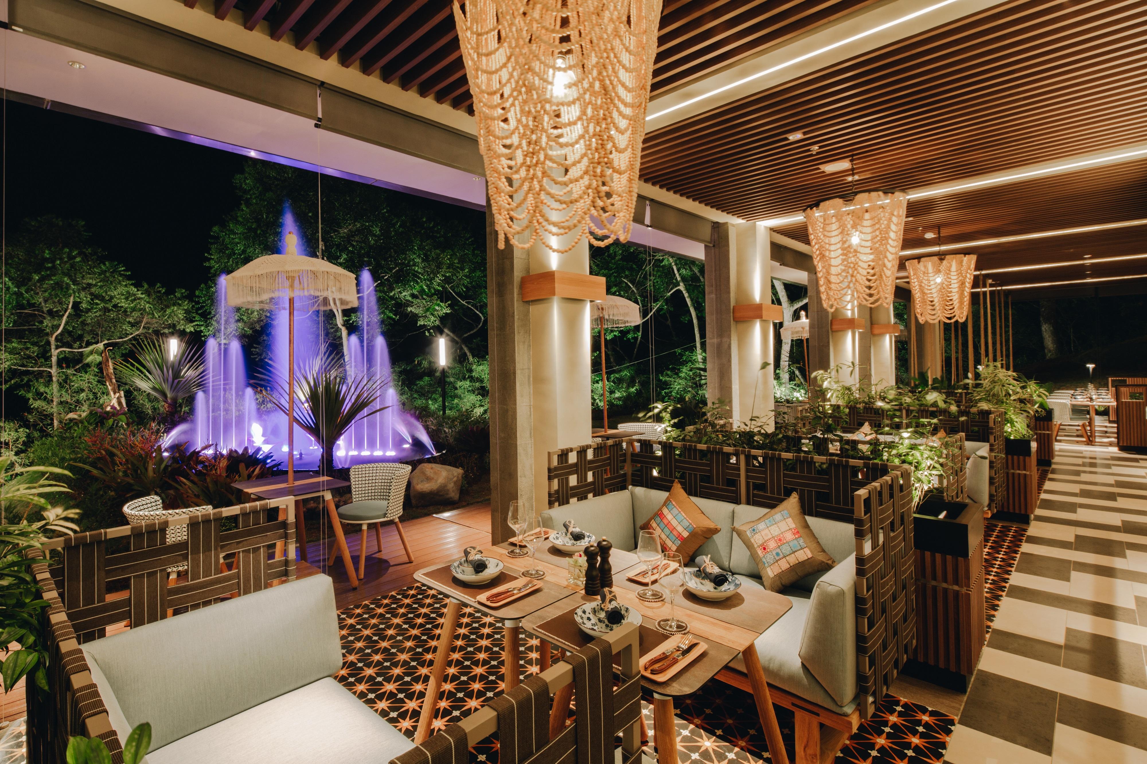 The Botanica Sanctuary Hotel Пунсак Екстериор снимка The restaurant at the hotel