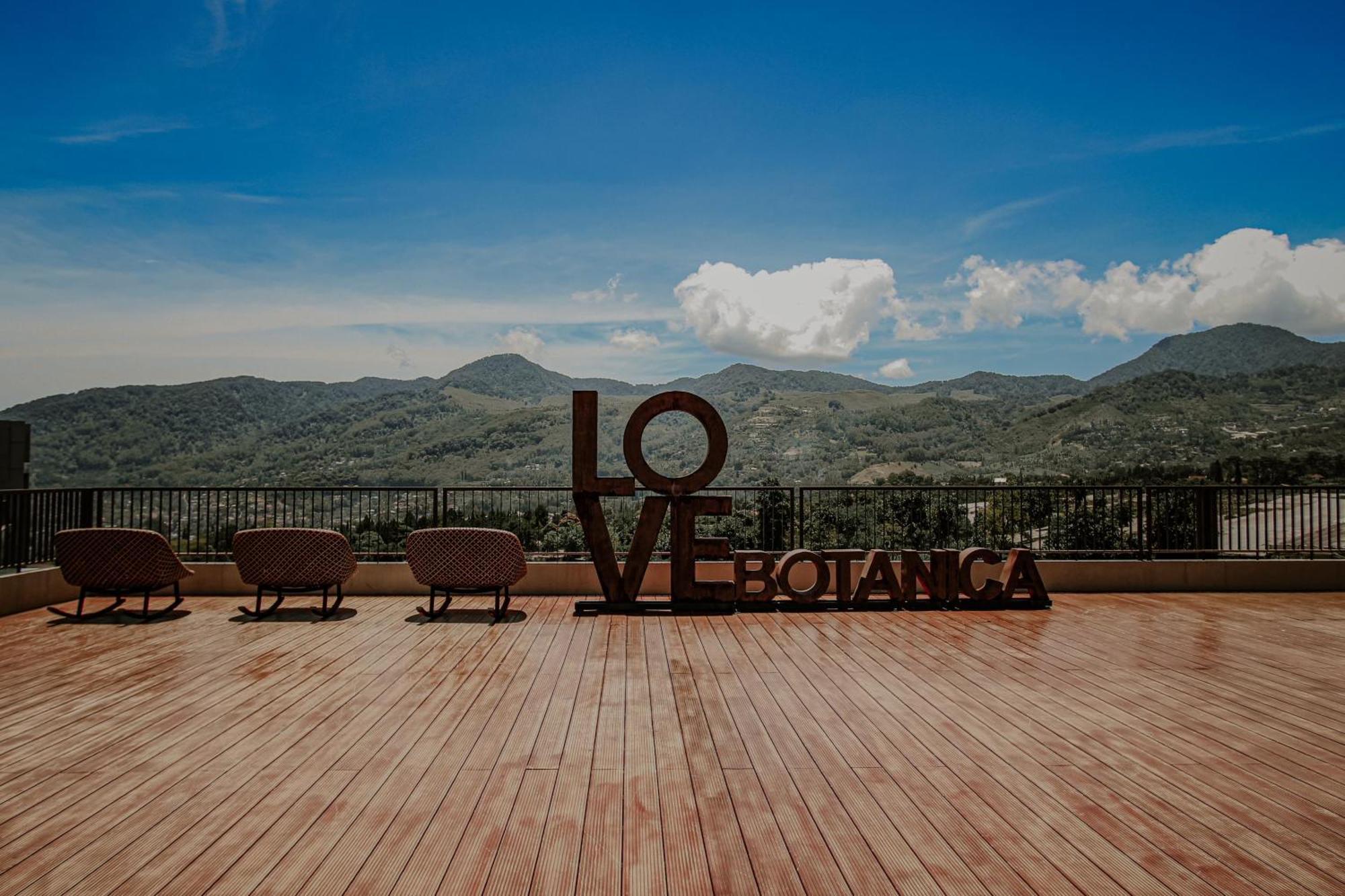 The Botanica Sanctuary Hotel Пунсак Екстериор снимка View of the Sierra Madre from the 10th floor of the hotel